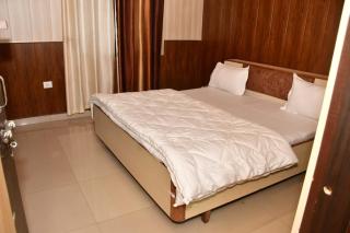New Vybent Hotel Kainchi Dham - 9