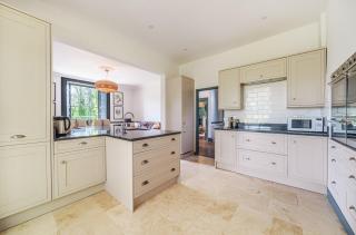 Ravenscourt - 8