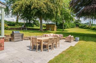 Ravenscourt - 2