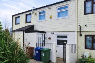Onyx Place Spacious 3BR Home l Fast London Commute l Parking - 3