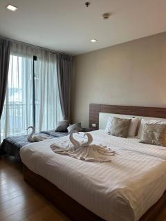The Astra condo near night market in town - 5