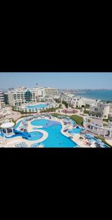 First Line Sunset Resort Apartment - 8