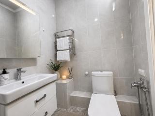 Premium 3 Bedroom Apartment with 2 Baths - 1