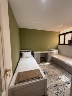 Light Airport Suites - 2 BR Apartment - 1