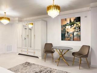 Emerald Velvet Luxury Studio - 2