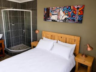 Lungile Backpackers - 1