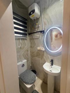 Modern 2 Bedroom Apartment in Central Yaba with Wi-Fi & Free Parking - 8