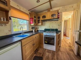 Spacious Caravan For Hire In Hunstanton At Manor Park Holiday Park Ref 23047B - 4