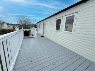 Lovely 8 Berth Caravan At Manor Park With Pond Views 23056K - 7