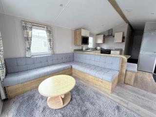 Lovely 8 Berth Caravan At Manor Park With Pond Views 23056K - 6