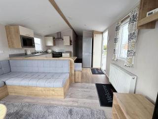 Lovely 8 Berth Caravan At Manor Park With Pond Views 23056K - 5