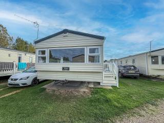 6 Berth Caravan With Decking In Hunstanton At Manor Park Holiday Park Ref 23062T - 9