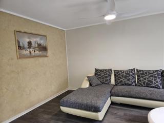 The Pine Rest - Spacious & Central Haven - Brendale - 6
