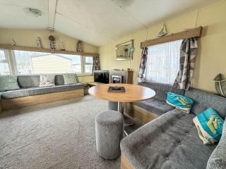 6 Berth Caravan With Decking In Hunstanton At Manor Park Holiday Park Ref 23062T - 8