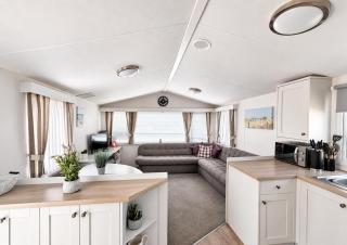 Beautiful Caravan At Manor Park Holiday Park In Hunstanton Ref 23060W - 4