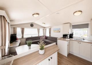 Beautiful Caravan At Manor Park Holiday Park In Hunstanton Ref 23060W - 3