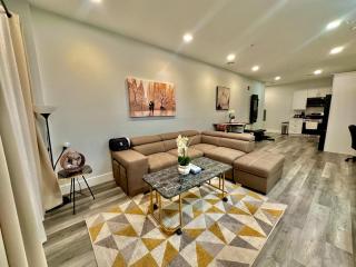 The Luxury Suite - 1BR with Gym & Office - 5