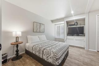 Well-stocked and centrally located home with patio & enclosed yard - 7
