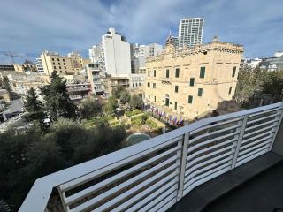 Garden View Apartment in centre of St Julians - 4