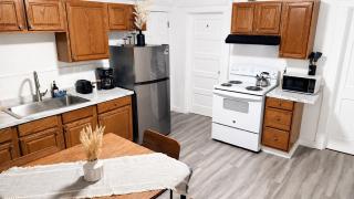Nona - Private Room 1 with Parking, Desk & Fast WiFi near Yale, Quinnipiac, SCSU & Hospitals - 3