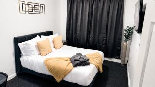 Nona - Private Room 3 with Parking, Desk & Fast WiFi near Yale, Quinnipiac, SCSU & Hospitals - 0