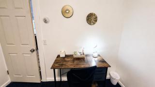 Nona - Private Room 3 with Parking, Desk & Fast WiFi near Yale, Quinnipiac, SCSU & Hospitals - 8