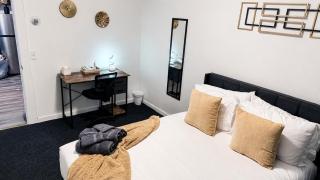 Nona - Private Room 3 with Parking, Desk & Fast WiFi near Yale, Quinnipiac, SCSU & Hospitals - 5