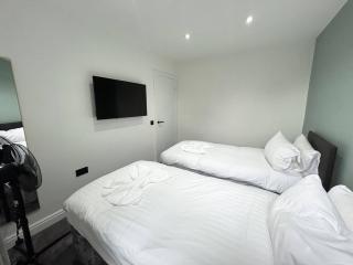 The Parkhouse Poulton by Sasco - 7