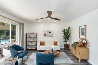 Two Bedroom Residence with Designer Finishes in a - 0