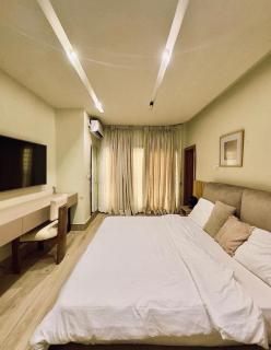Elegant 2-Bedroom Apartment in Lekki with Wi-Fi, Pool & Free Parking - 8