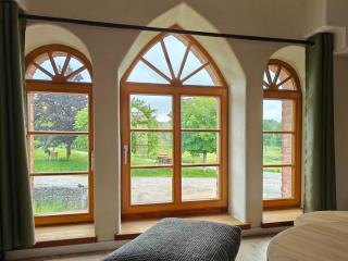 3-room cosy retreat with private sauna and whirlpool bath - 5