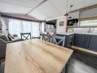 Stunning 6 Berth Caravan With Decking At Manor Park, Near Hunstanton Ref 23068C - 5