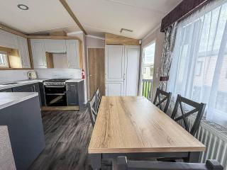 Stunning 6 Berth Caravan With Decking At Manor Park, Near Hunstanton Ref 23068C - 1