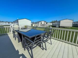 Stunning 4 Berth Lodge With Decking At Manor Park In Hunstanton Ref 23173K - 9