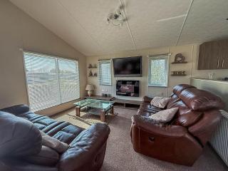 Stunning 4 Berth Lodge With Decking At Manor Park In Hunstanton Ref 23173K - 7