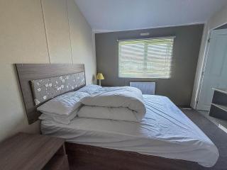 Stunning 4 Berth Lodge With Decking At Manor Park In Hunstanton Ref 23173K - 1