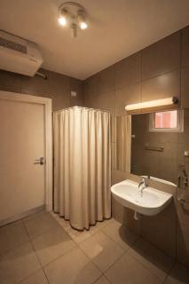 Lakeside Apartment - 1BR with Pool Access - 6