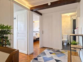 Danton, Terrace, Large Townhouse - 4