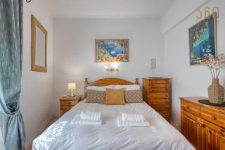 Sun-Drenched St Julians Apartment with Private Balcony and Ultra Fast WiFi - 9