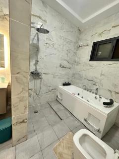 Luxury Villa on 53rd Street - 3