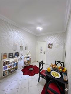 Stylish 2-Bedroom Apartment, 10 Min Drive to the Beach - 2