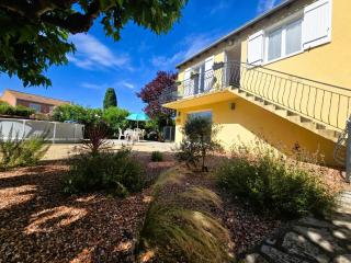 Le Balcon de Cournon, piscine, jardin, clim à 15 min de plages - 4