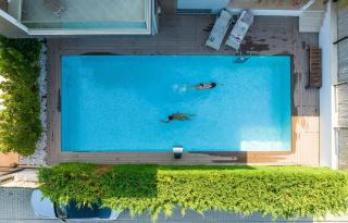 Luxury Vacation Seaside Villa with Privacy - 3