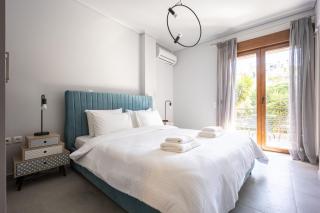 Chic Coastal Stay in the Heart of Voula - 6