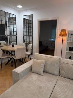 Großzügiges Apartment nahe Flughafen Wien Schwechat I mit Parkplatz & 2 Schlafzimmer - 9