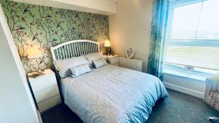 Portrush, Ramore Head apartment with sea views - 4