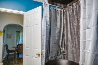 1 Mi to Graceland: Quiet Home w/ Private Yard - 5