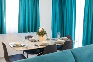 Bright 3-Bedroom Apartment with Sea Views& Terrace - 4