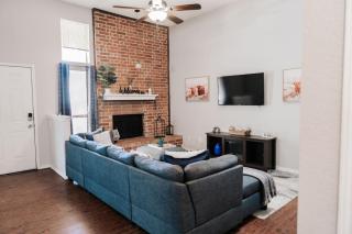 Just Steps From ATT Stadium 2 bedroom Townhouse with Garage - 4