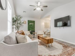 Oak & Elm 2BR King & Queen Edmond, OK - 5
